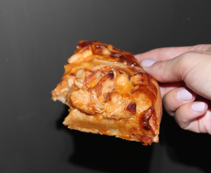an easy recipe for homemade bbq chicken pizza